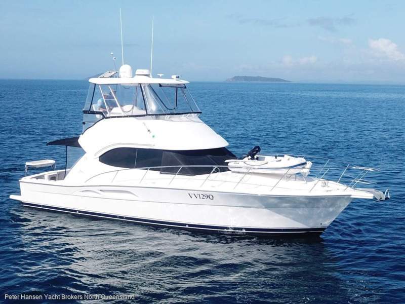 Riviera 40 Platinum Flybridge Cruiser