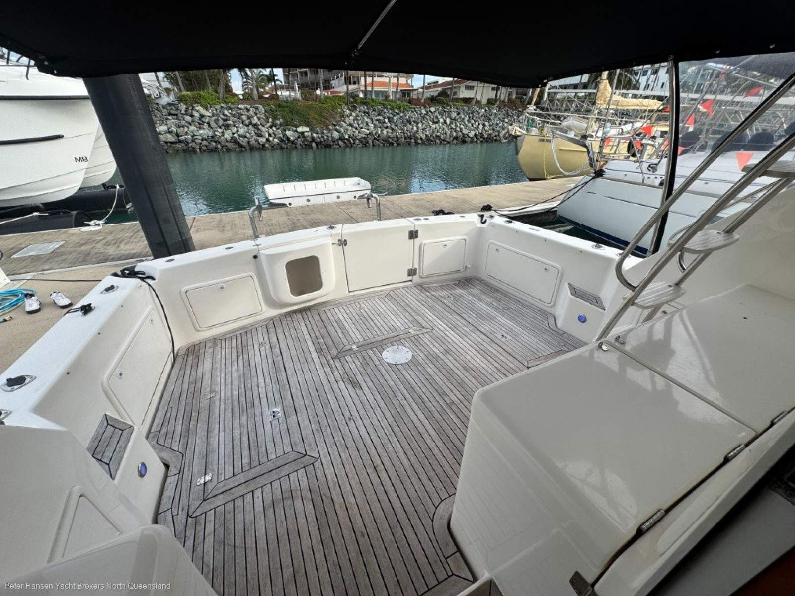 Riviera 40 Platinum Flybridge Cruiser