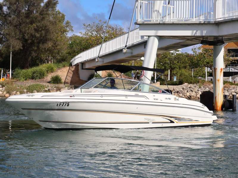 Sea Ray 280 Bowrider - Twin V8 Power!