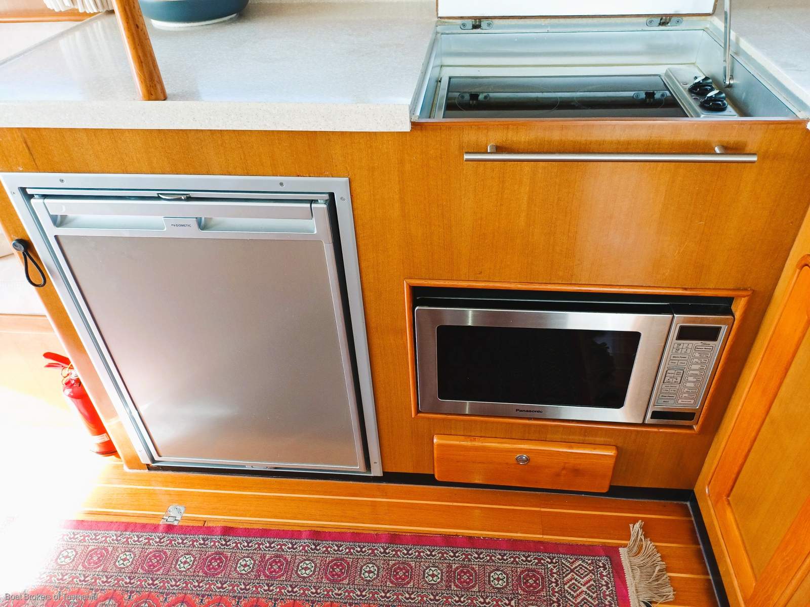 Seanna Integrity 350 Professionally maintained by conscientious vendors Boat Brokers of Tasmania