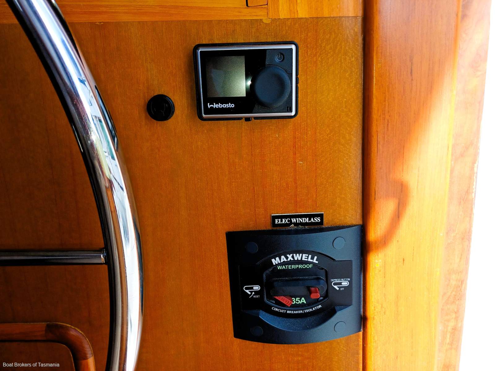 Seanna Integrity 350 Professionally maintained by conscientious vendors Boat Brokers of Tasmania