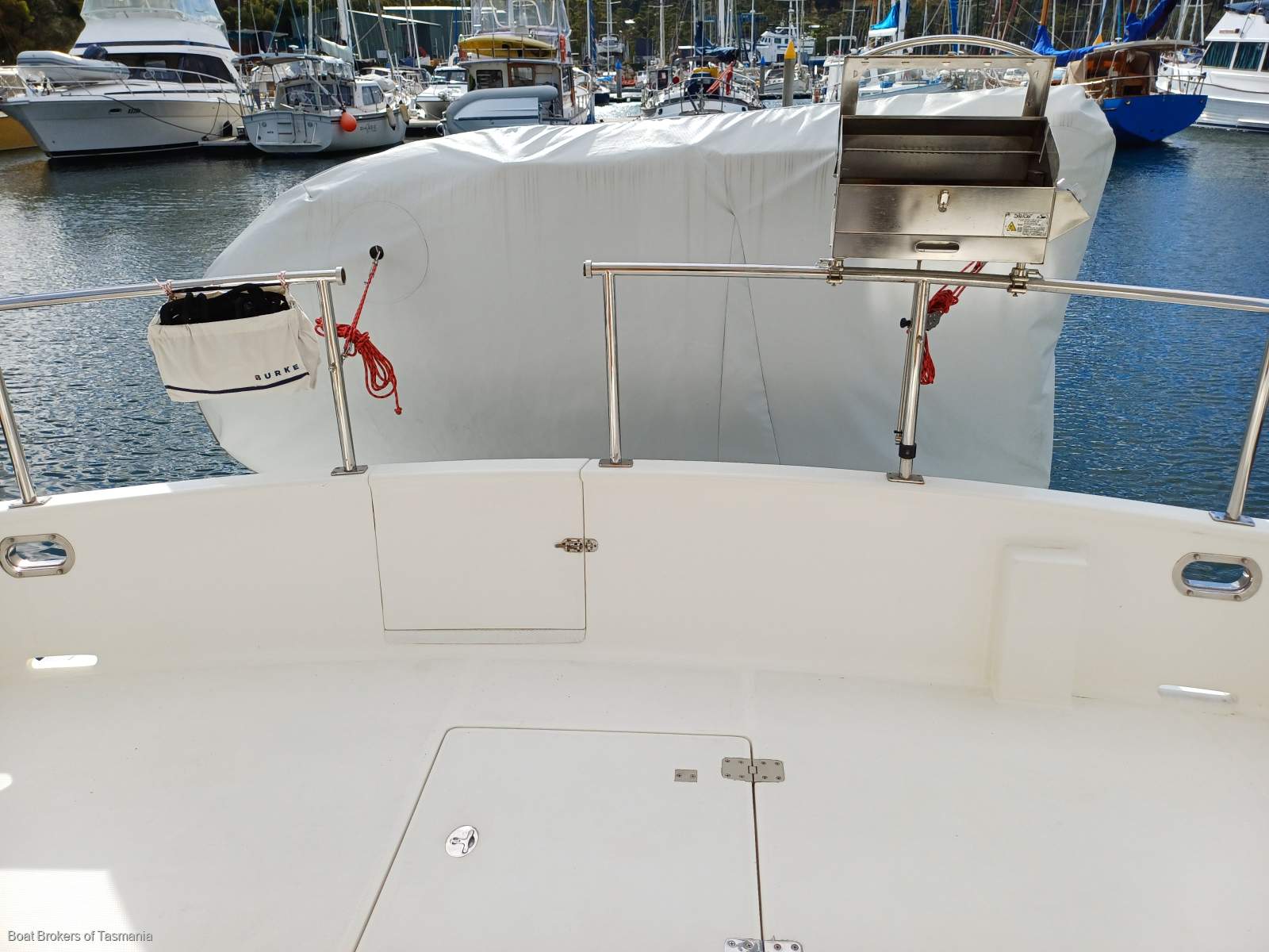 Seanna Integrity 350 Professionally maintained by conscientious vendors Boat Brokers of Tasmania