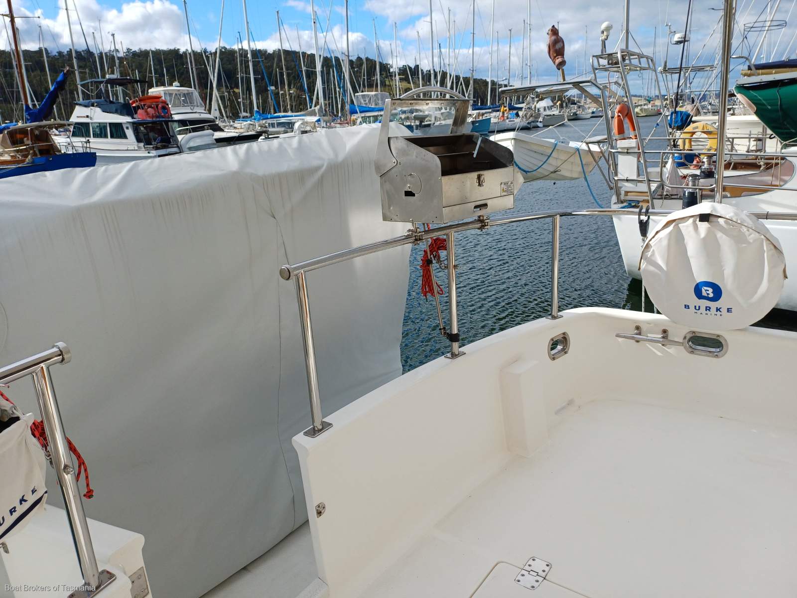 Seanna Integrity 350 Professionally maintained by conscientious vendors Boat Brokers of Tasmania