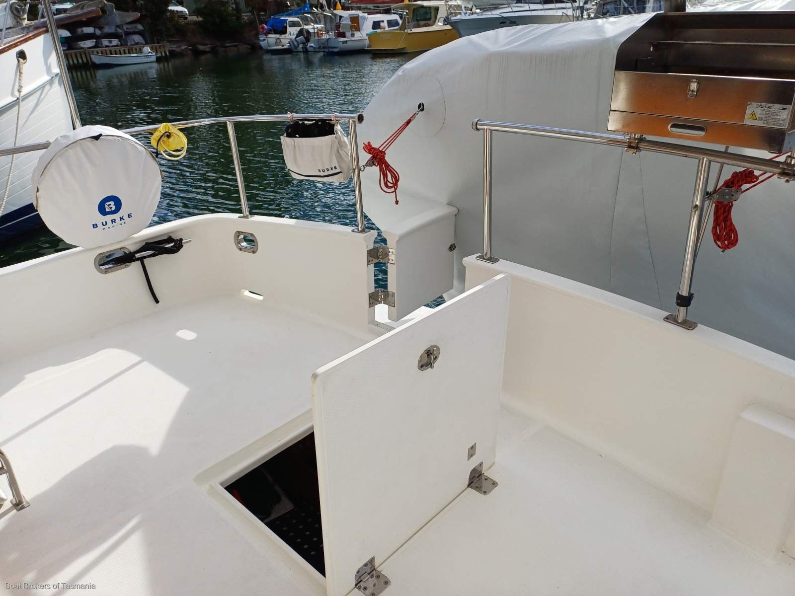 Seanna Integrity 350 Professionally maintained by conscientious vendors Boat Brokers of Tasmania