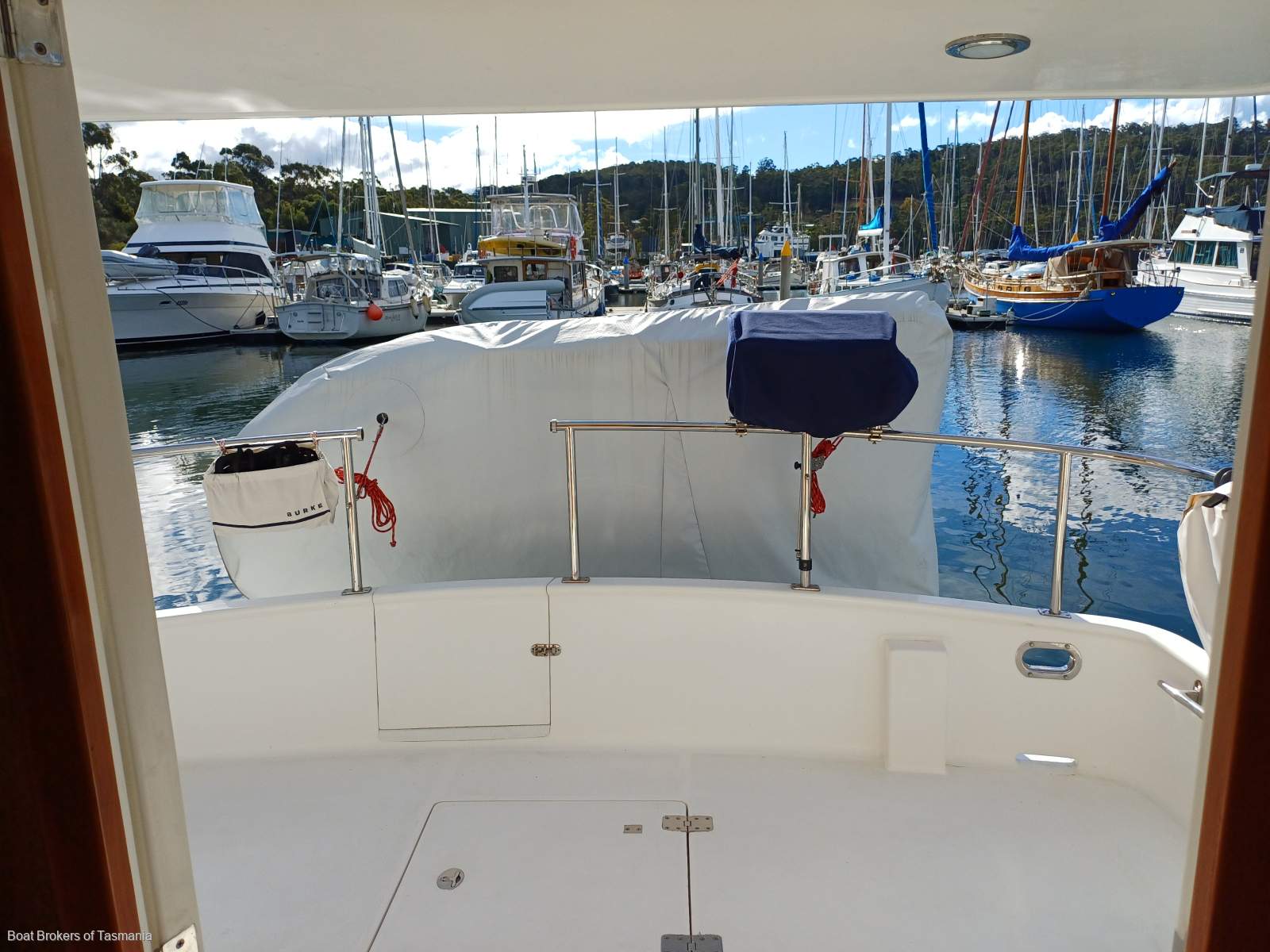 Seanna Integrity 350 Professionally maintained by conscientious vendors Boat Brokers of Tasmania