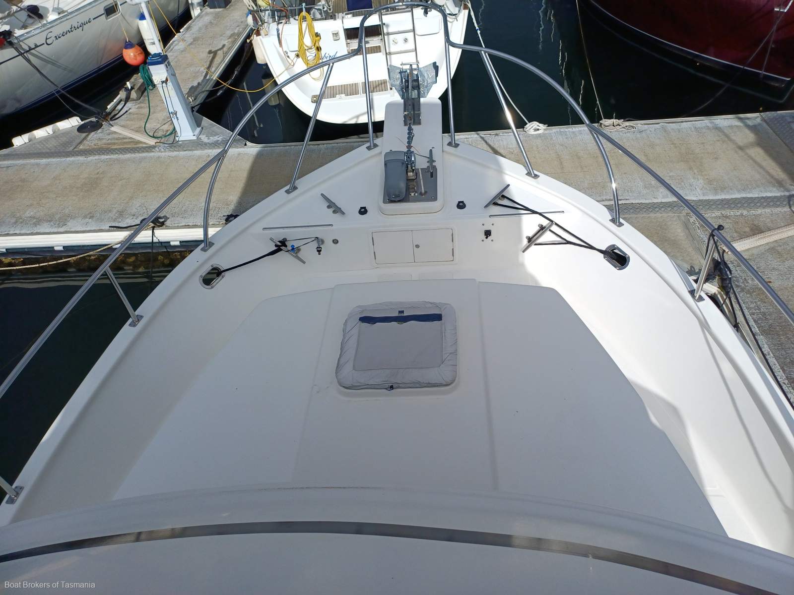 Seanna Integrity 350 Professionally maintained by conscientious vendors Boat Brokers of Tasmania