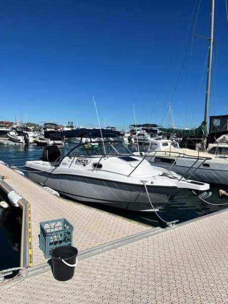 Boston Whaler 235 Conquest