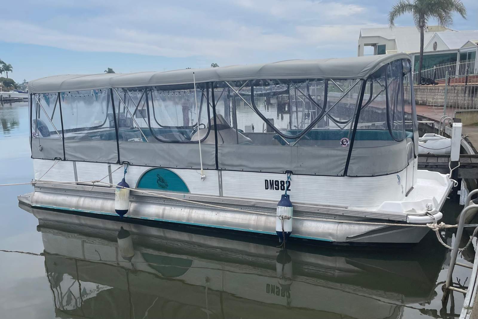 Sun Party Pontoon