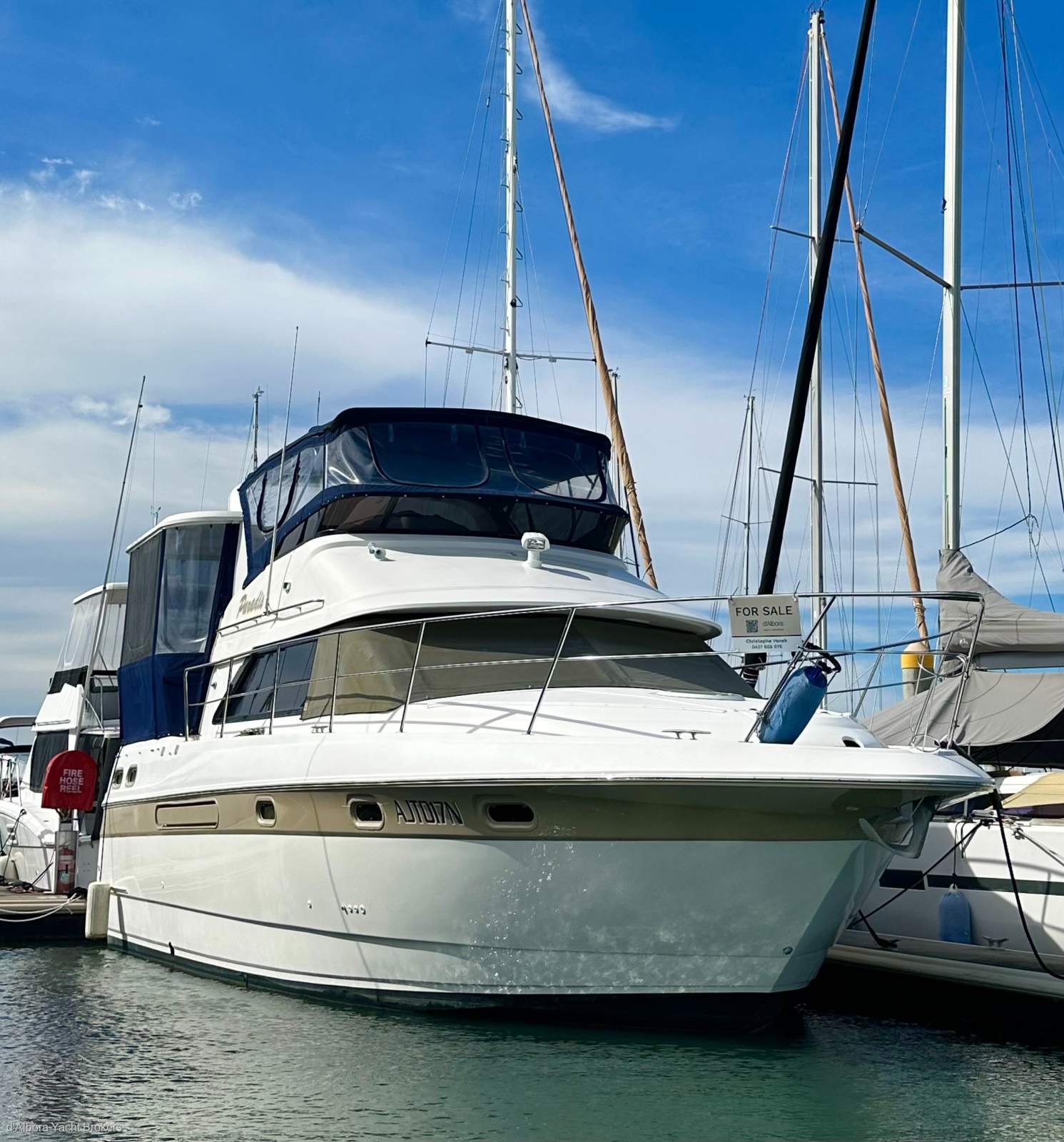 Cruisers Yachts 3650