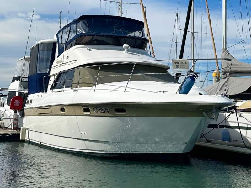 Cruisers Yachts 3650