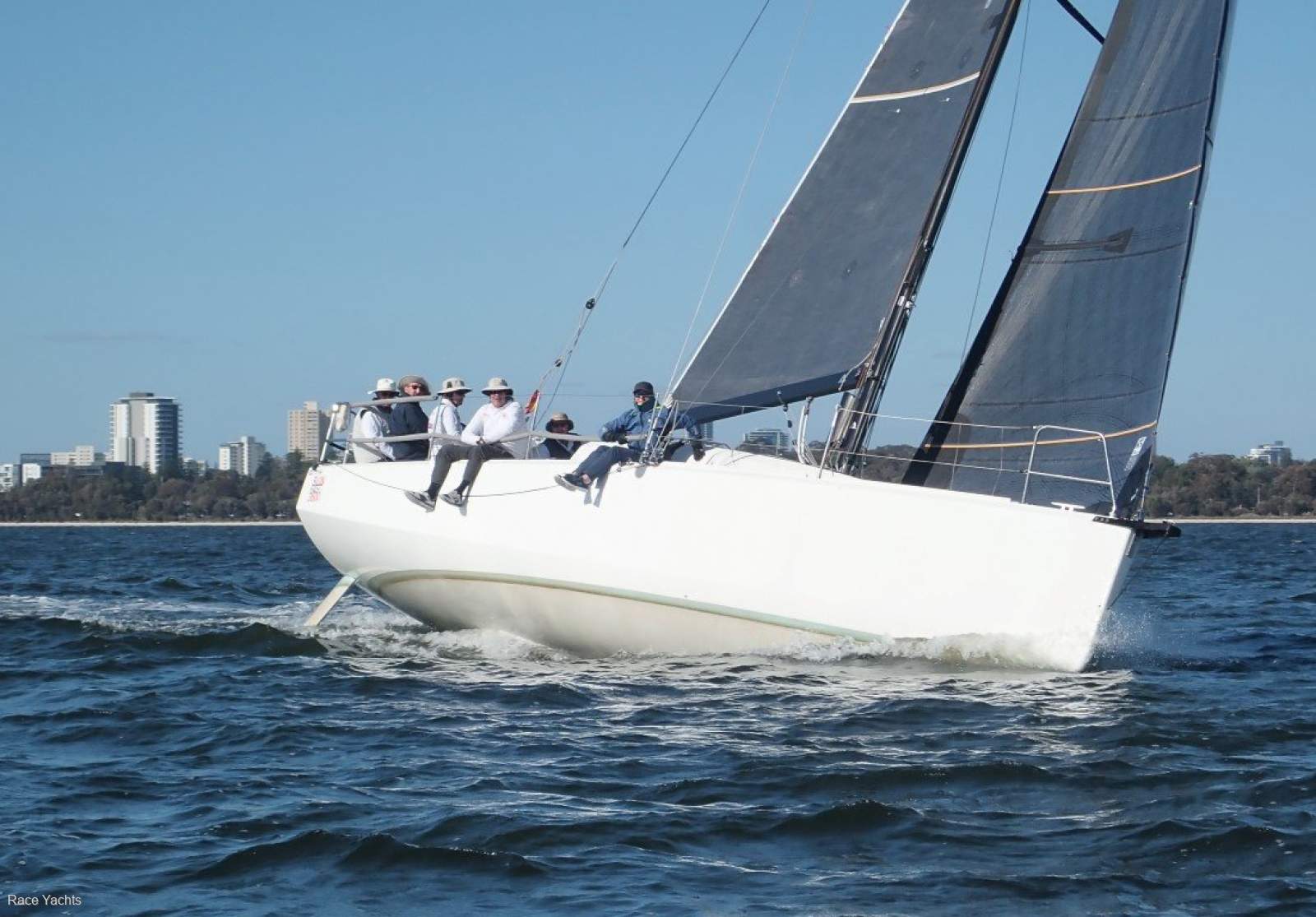 Jeanneau Sun Fast 3600:Jeaneau Sunfast 3600 for sale with Race Yachts