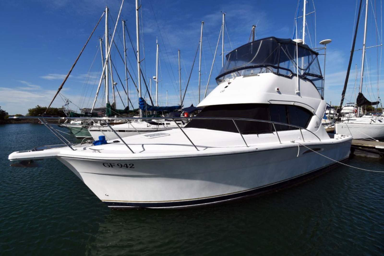 Riviera 3350 Flybridge - EXTREMELY WELL KEPT