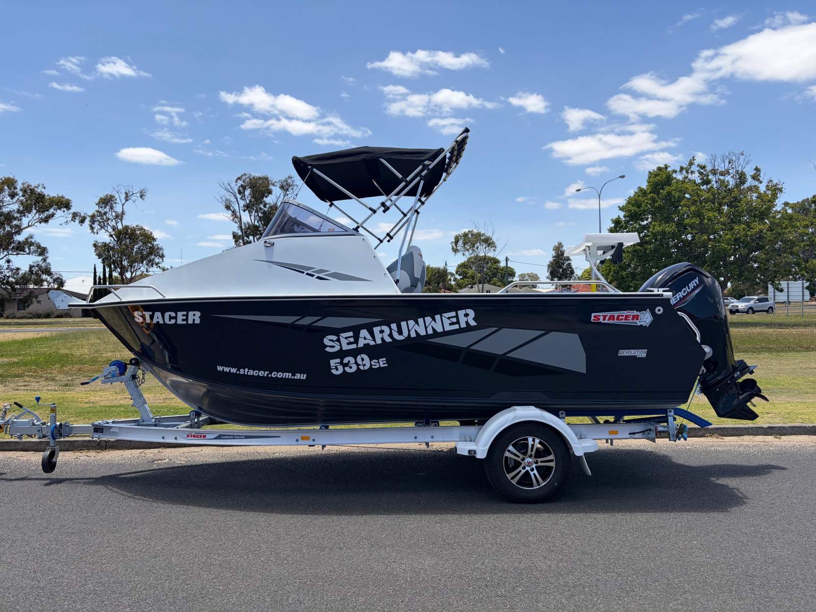 Stacer 539 Sea Runner 115hp Mercury four stroke & alloy trailer