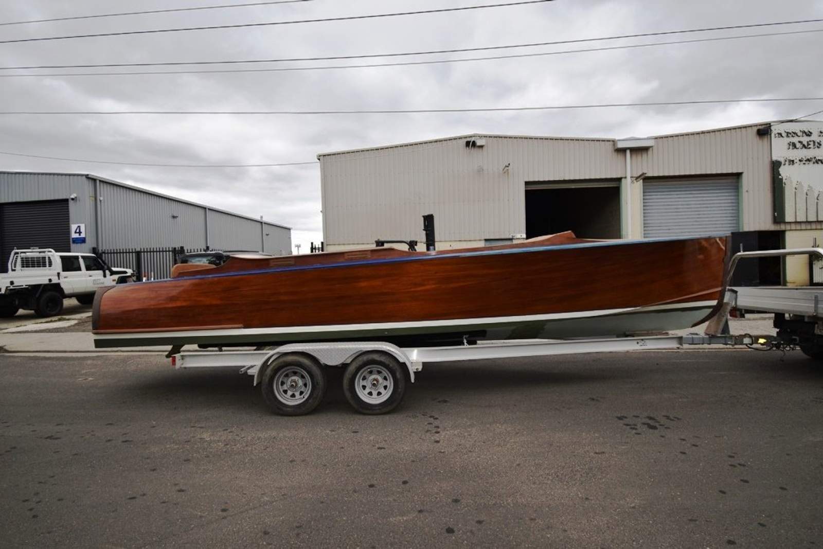 Custom Craft Miss Chris - CHRIS CRAFT INSPIRED