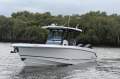 Boston Whaler 330 Outrage Centre Console