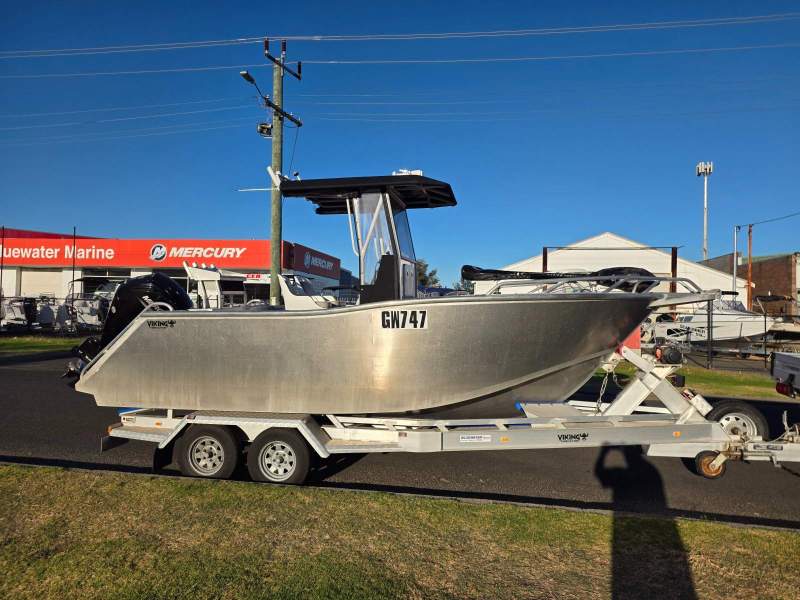 Denis Walsh Aluminium Centre Console 5.8m, 115hp Mercury four stroke & alloy trailer