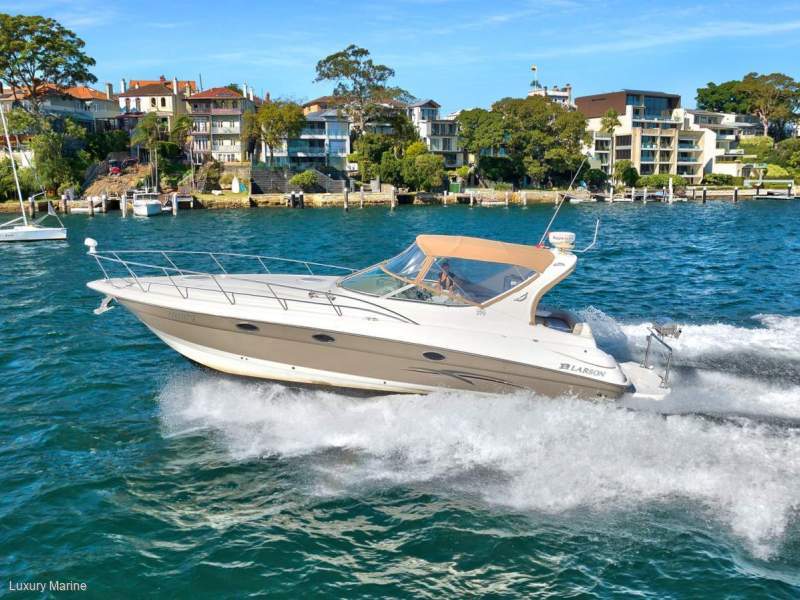 Larson Cabrio 370