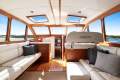 Palm Beach Motor Yachts PB42 Sedan