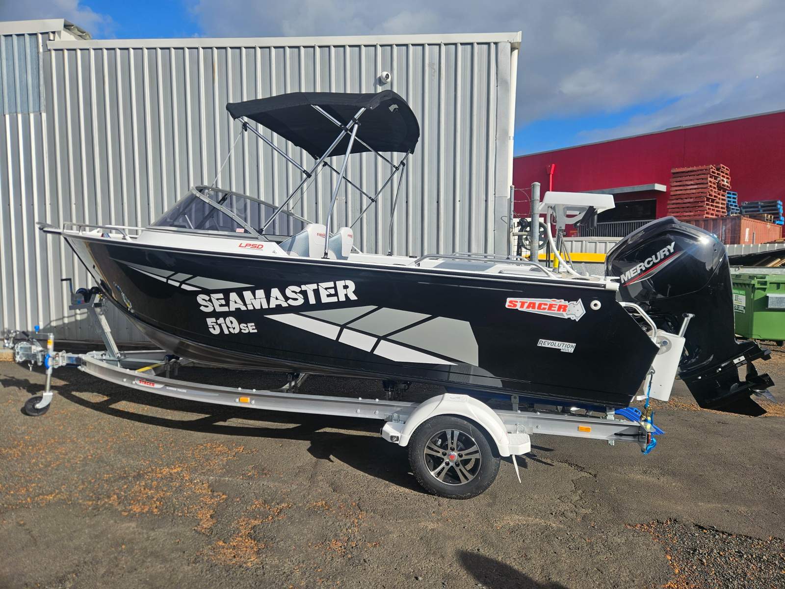 Stacer 519 Sea Master SE, 90hp Mercury four stroke & alloy trailer