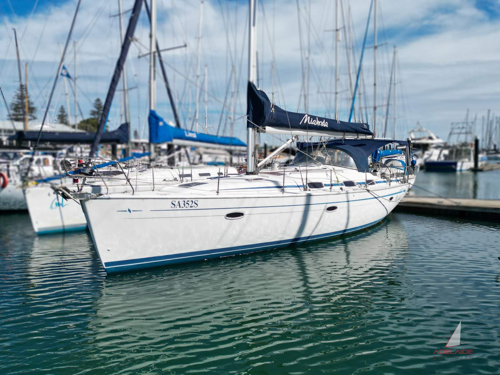 Bavaria 42 One owner-built for Melbourne boat show