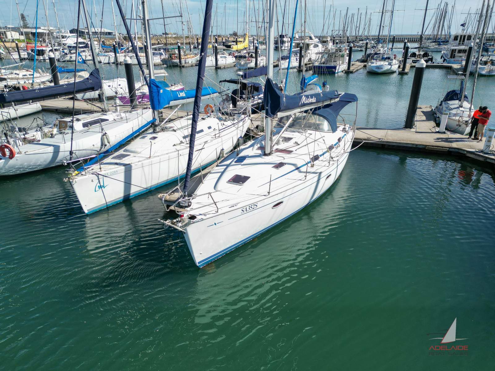 Bavaria 42 One owner-built for Melbourne boat show