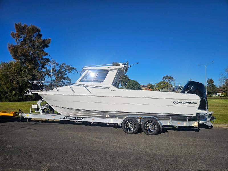 Northbank 750HT, 400hp Mercury V10 four stroke & alloy trailer