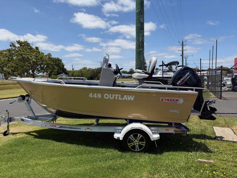 Stacer 449 Outlaw Centre Console, 60hp CT Mercury four stroke & alloy trailer