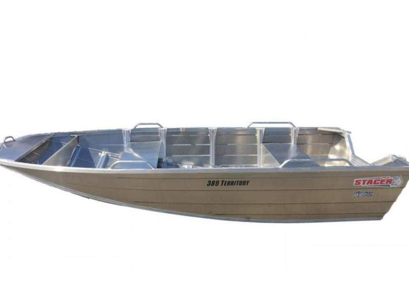 Stacer 399 Territory Striker with carpeted floor, 2 rod holders & transducer br