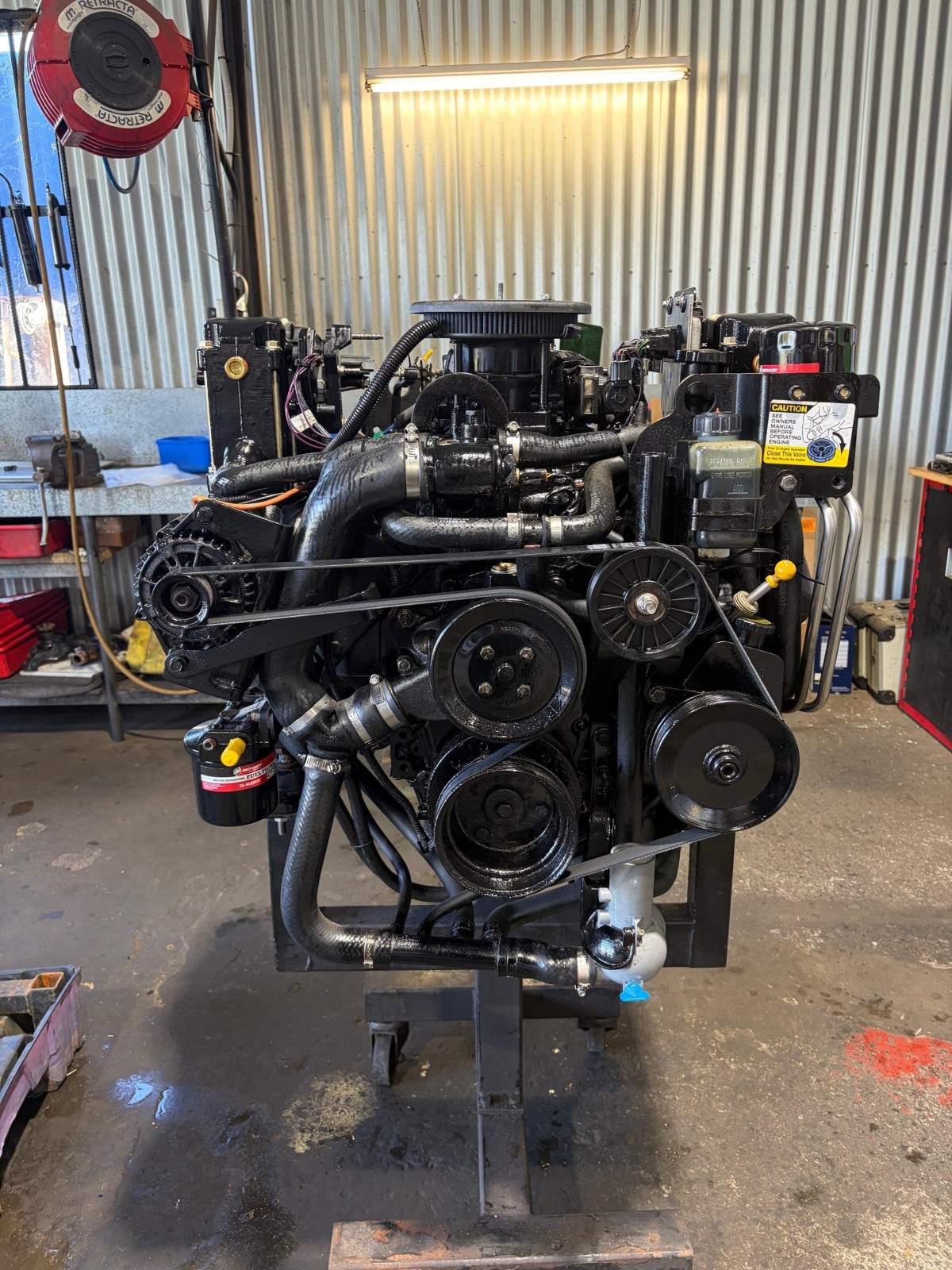 TWIN 4.3l MPI Mercruiser engines with alpha legs, complete dual station set