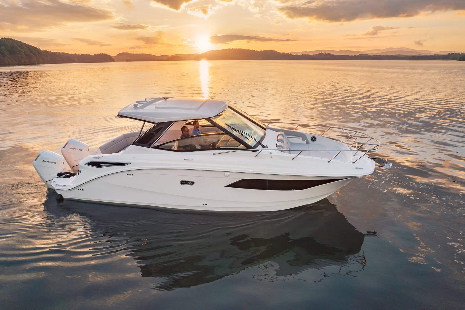 Sea Ray 320 Sundancer Coupe OB Sports Cruiser