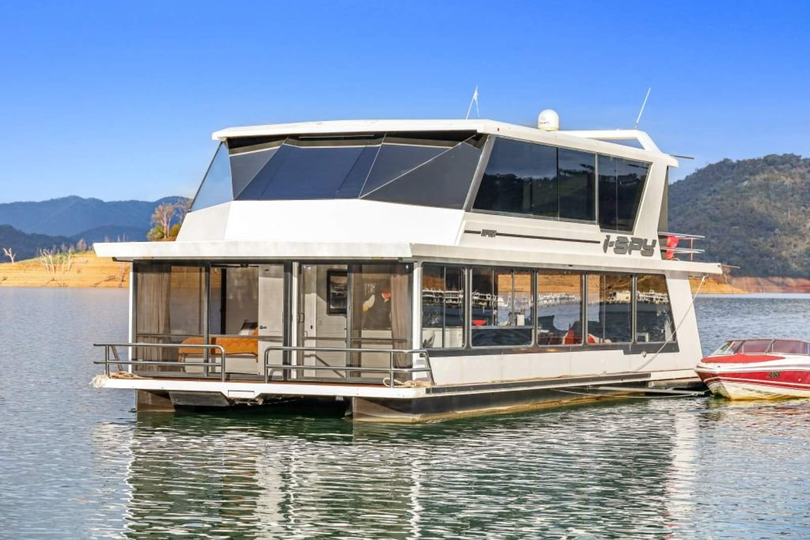I-SPY Houseboat Holiday Home on Lake Eildon:i-SPY on Lake Eildon