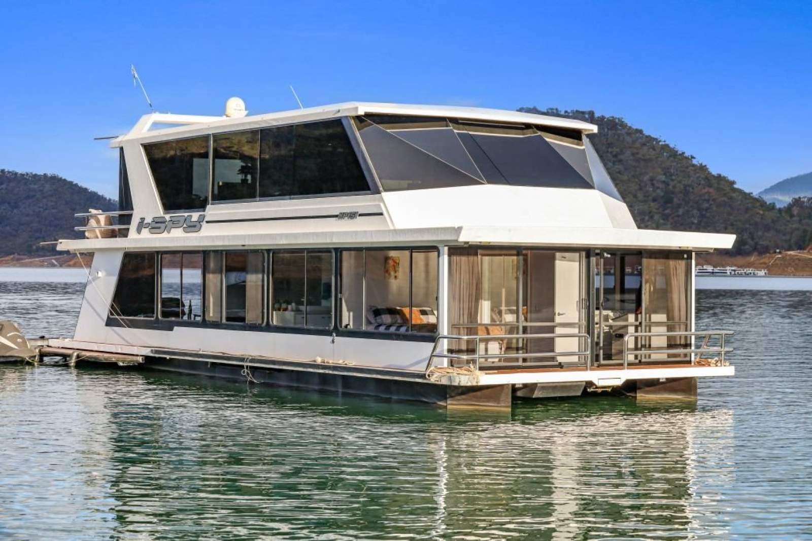 I-SPY Houseboat Holiday Home on Lake Eildon:i-SPY on Lake Eildon
