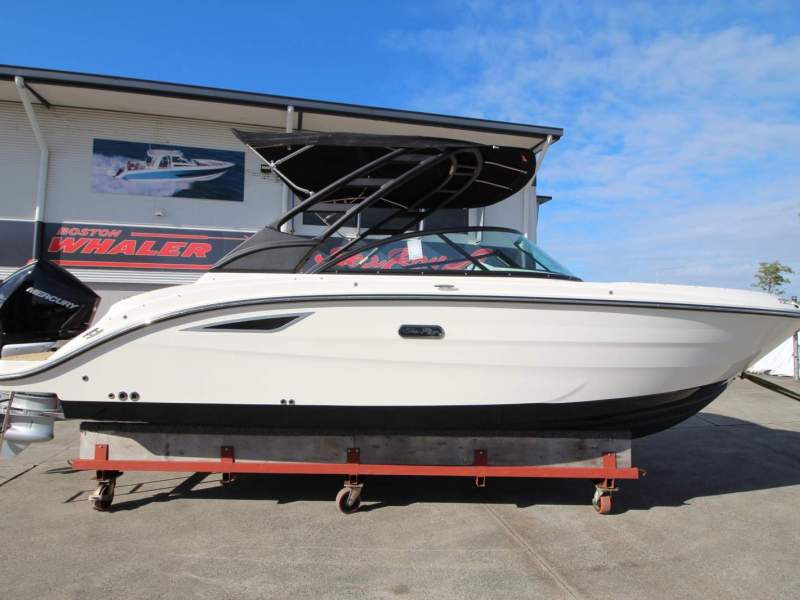 Sea Ray 230 SDX OB Bowrider