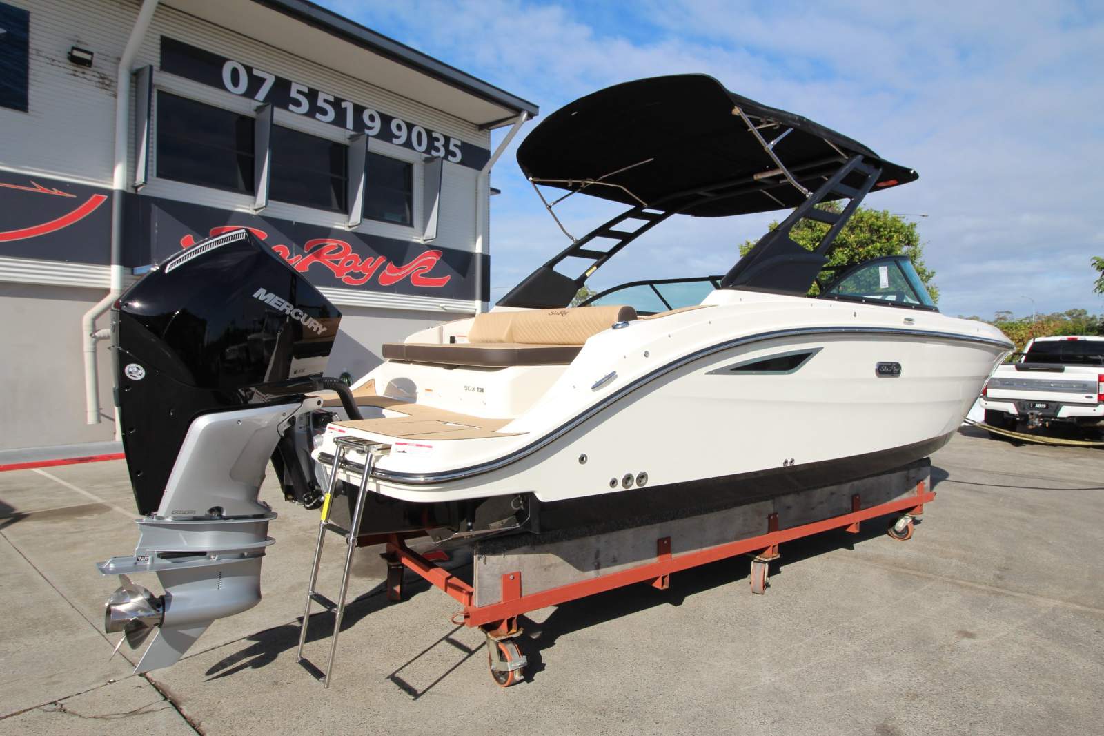 Sea Ray 230 SDX OB Bowrider