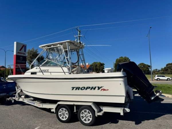 Bayliner 2002 Trophy Pro Walkaround