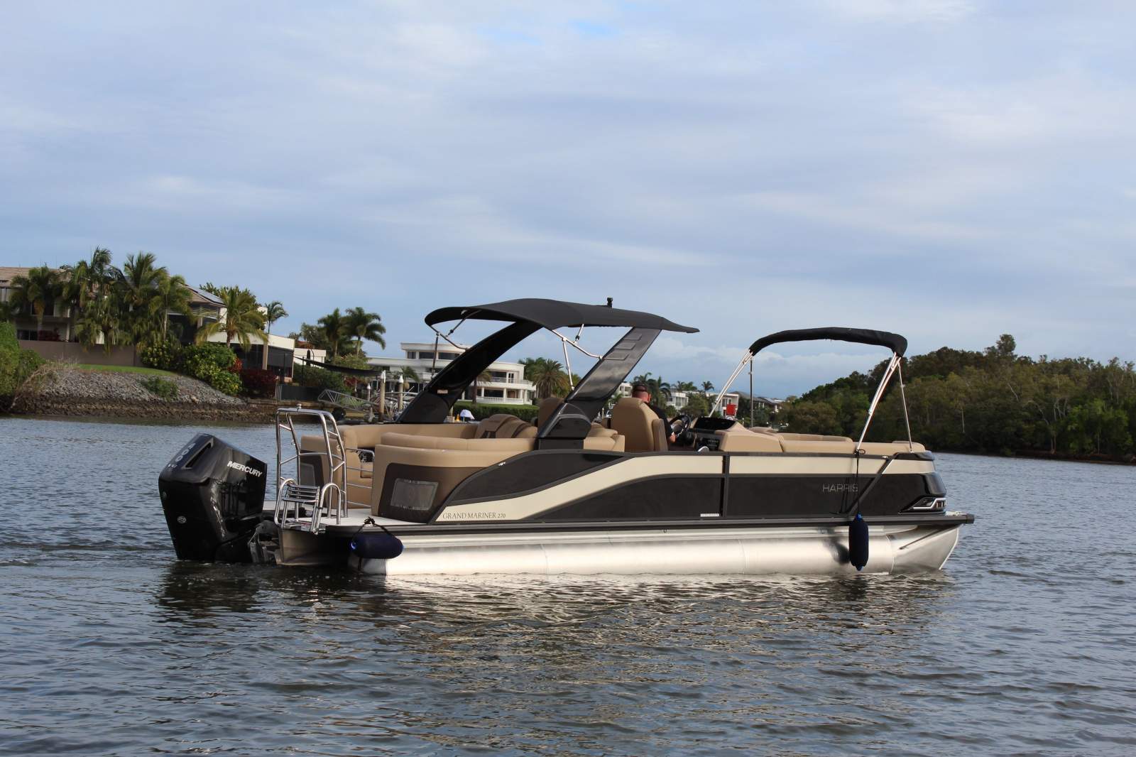 Harris 270 Grand Mariner Pontoon Boat
