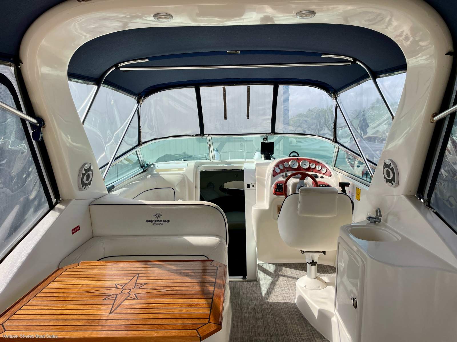 Mustang 2800 SportsCruiser Series II