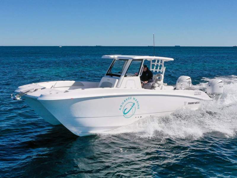 Twin Vee GFX2 280 CC - Demo Vessel