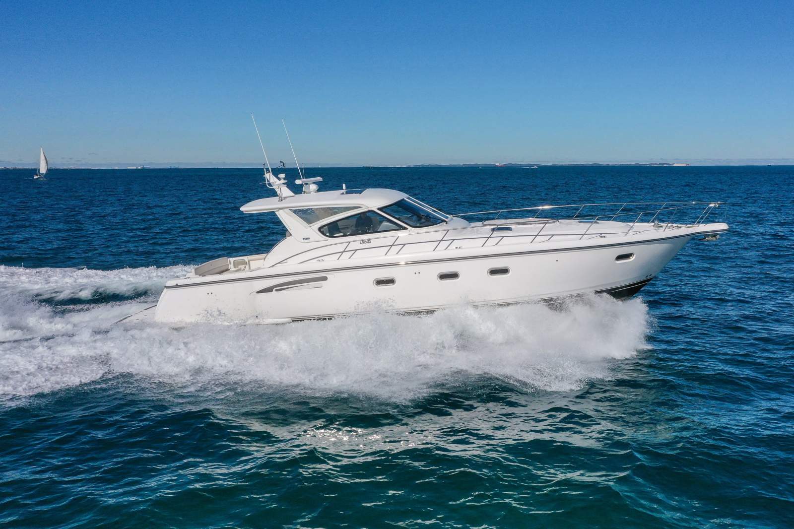 Tiara 5200 Express