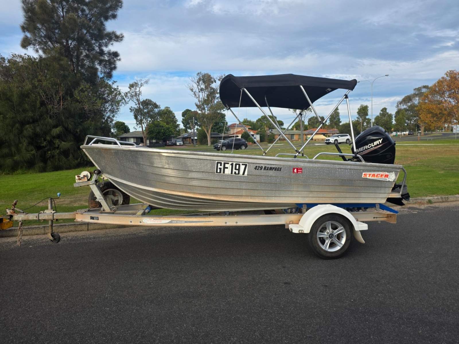 Stacer 429 Rampage, 30hp four stroke 50hrs & alloy trailer
