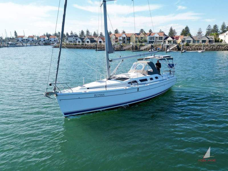 Hunter 41 Aft Cockpit