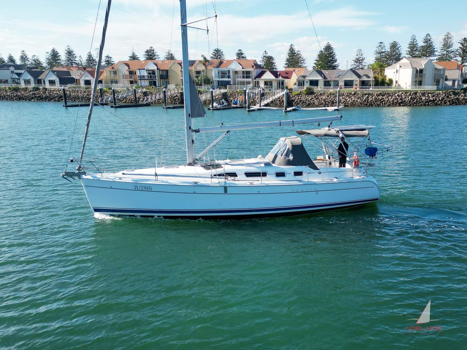 Hunter 41 Aft Cockpit