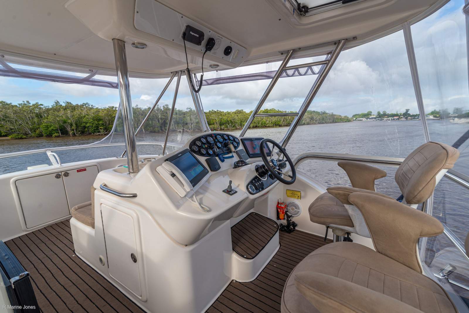 Riviera 40 Open Flybridge