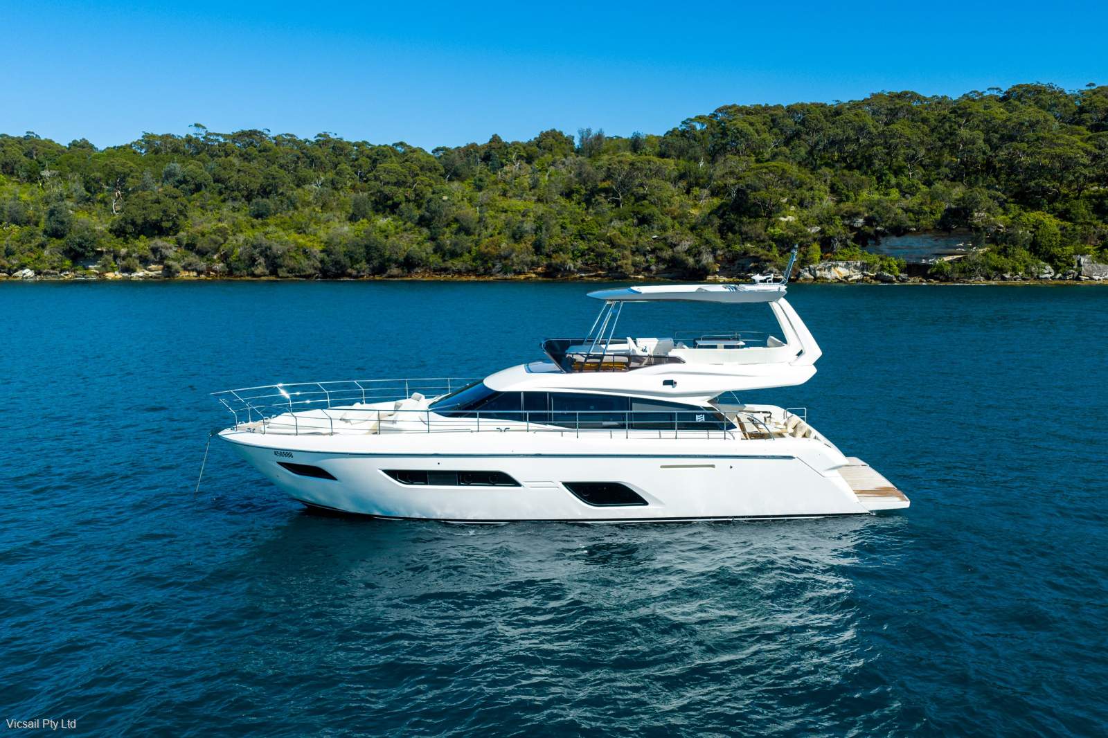 Ferretti 550