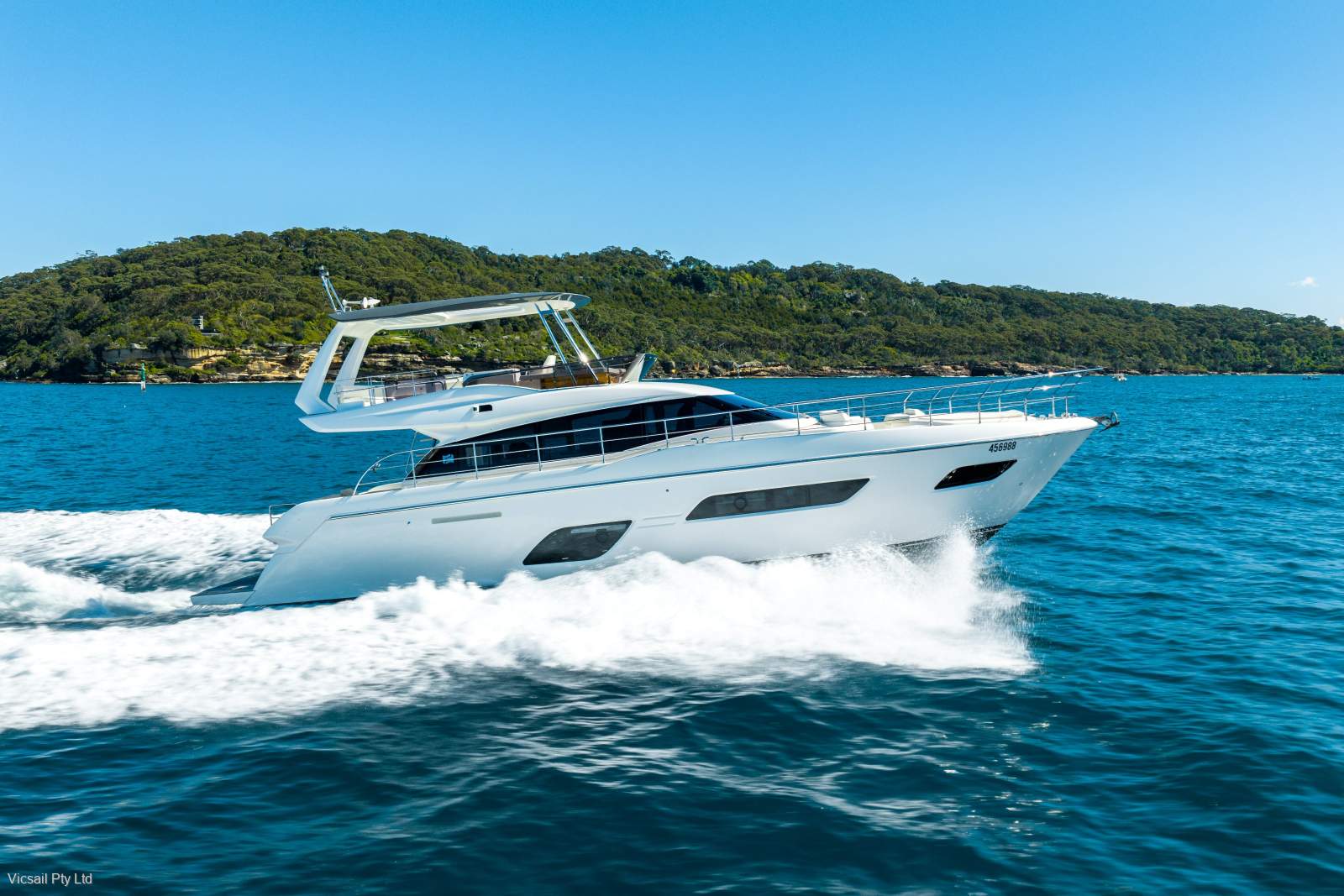 Ferretti 550