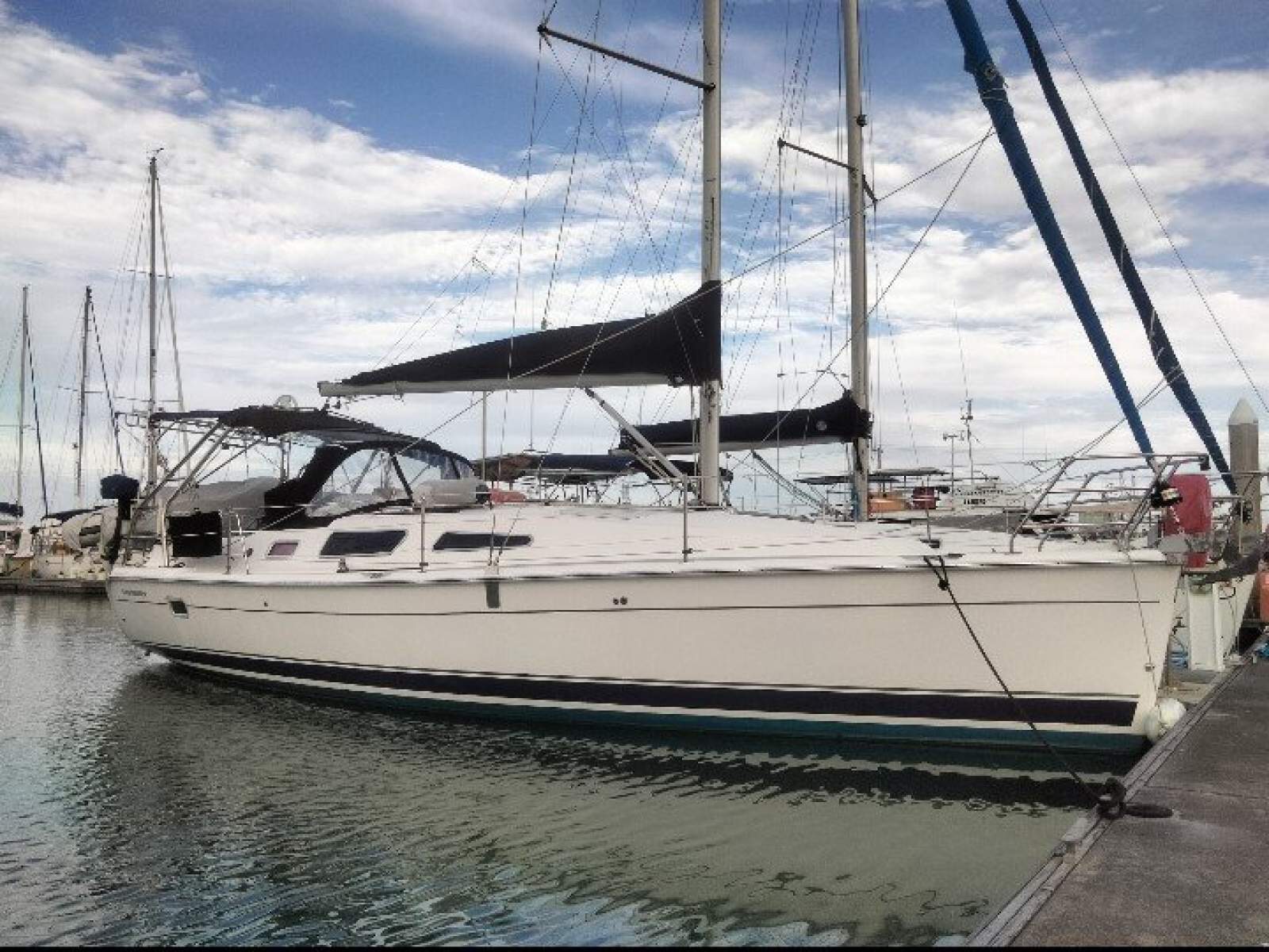 Hunter 33
