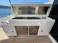 Riviera 5400 Sport Yacht