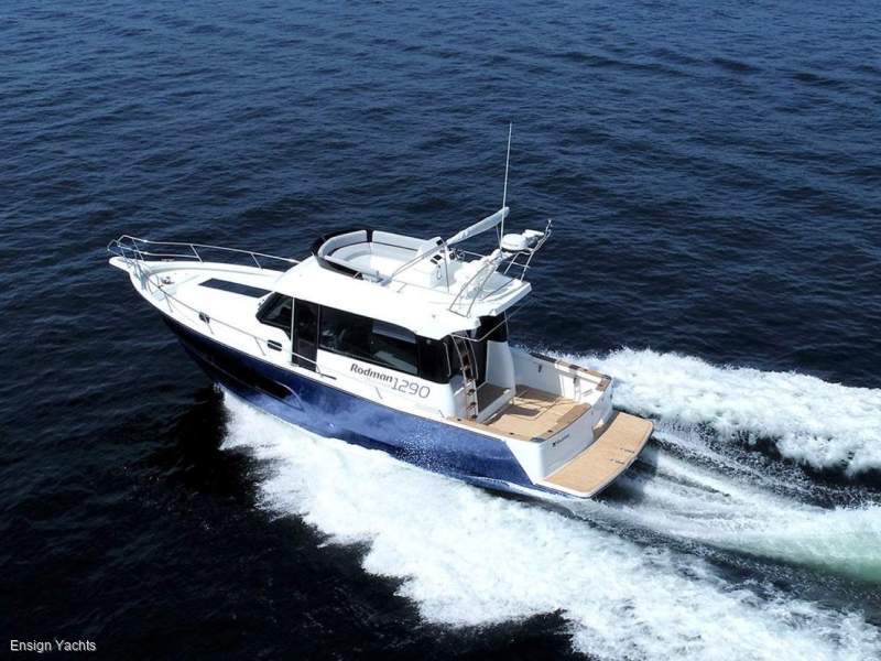 Rodman Evolution 1290 Flybridge