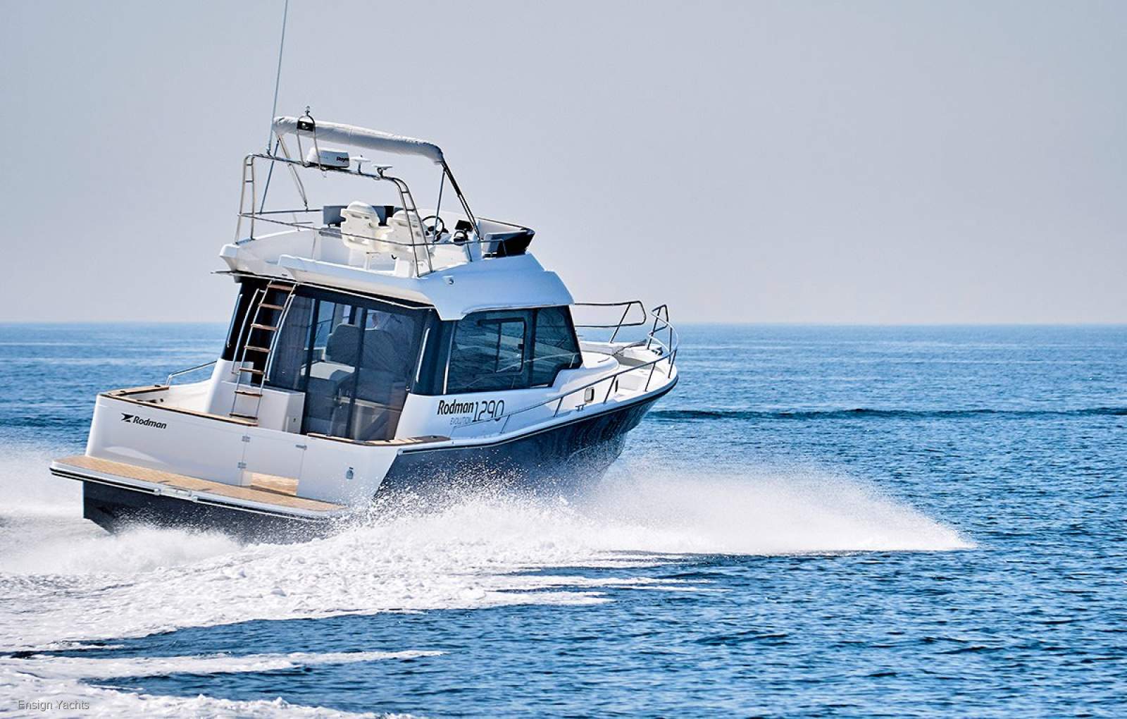 Rodman Evolution 1290 Flybridge