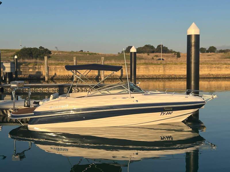 Four Winns Sundowner 215